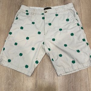 Men’s St Patrick’s Day shamrock embroidered khaki shorts size 36